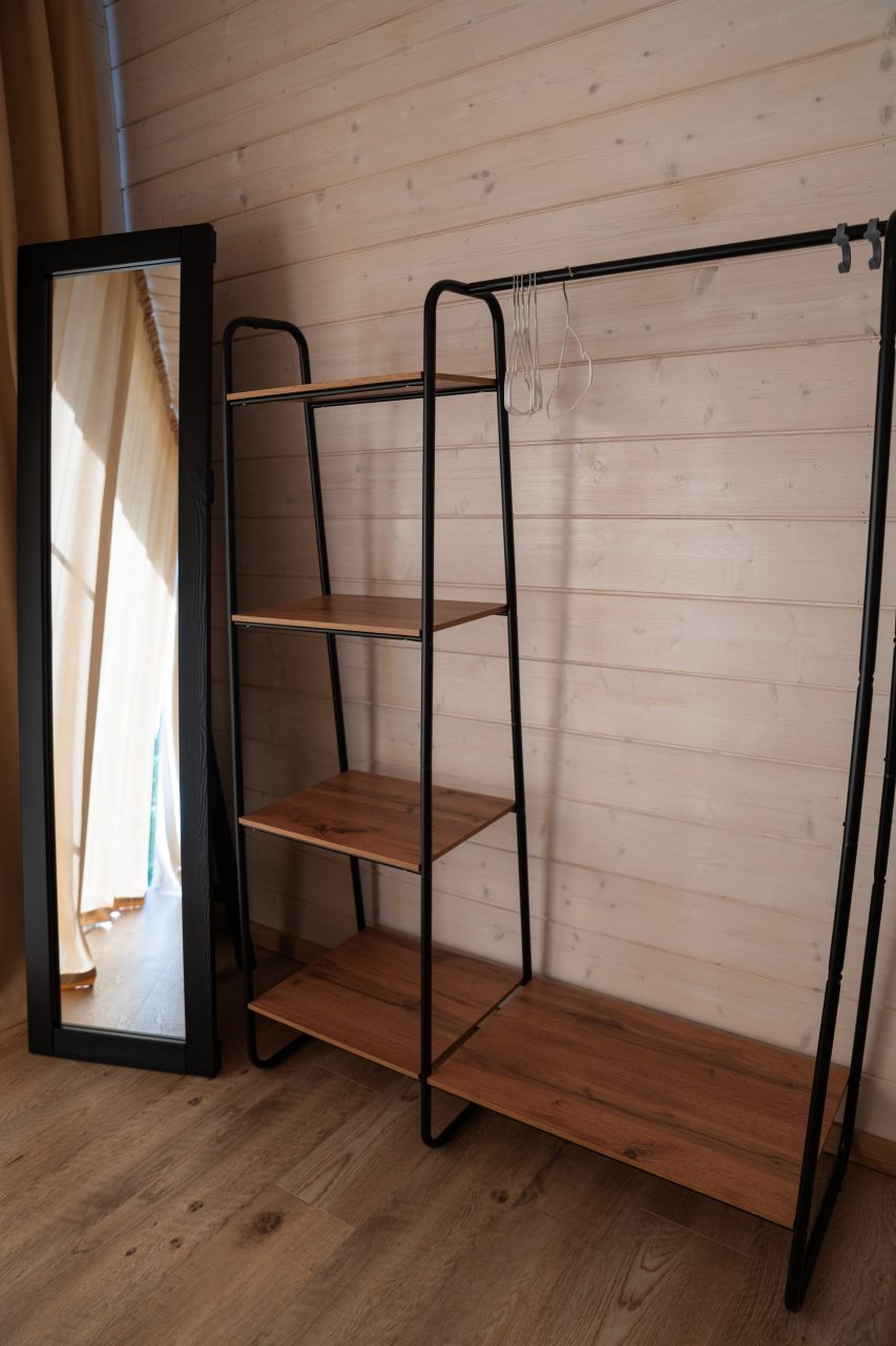 Коттедж (Куб), Коттедж Лис и Лес