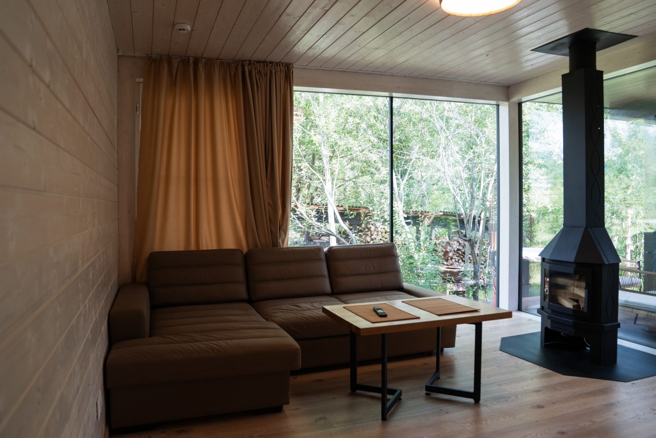 Коттедж (Куб), Коттедж Лис и Лес