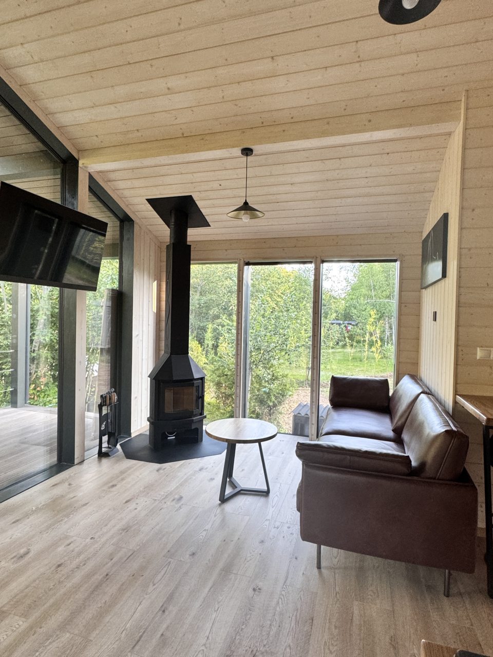 Коттедж (Огонёк), Коттедж Лис и Лес