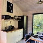 Коттедж (Огонёк), Коттедж Лис и Лес