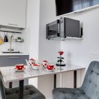 Апартаменты (Однокомнатная квартира), Апартаменты Happy People на улице Героя России Филипова 10