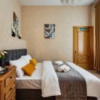 Полулюкс, Гостиница Современник