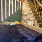 Трёхместный и более (Домики в настоящем лесу: BBQ / купель/ баня / велосипеды / проектор / река / озеро / рыбалка), Домики в настоящем лесу