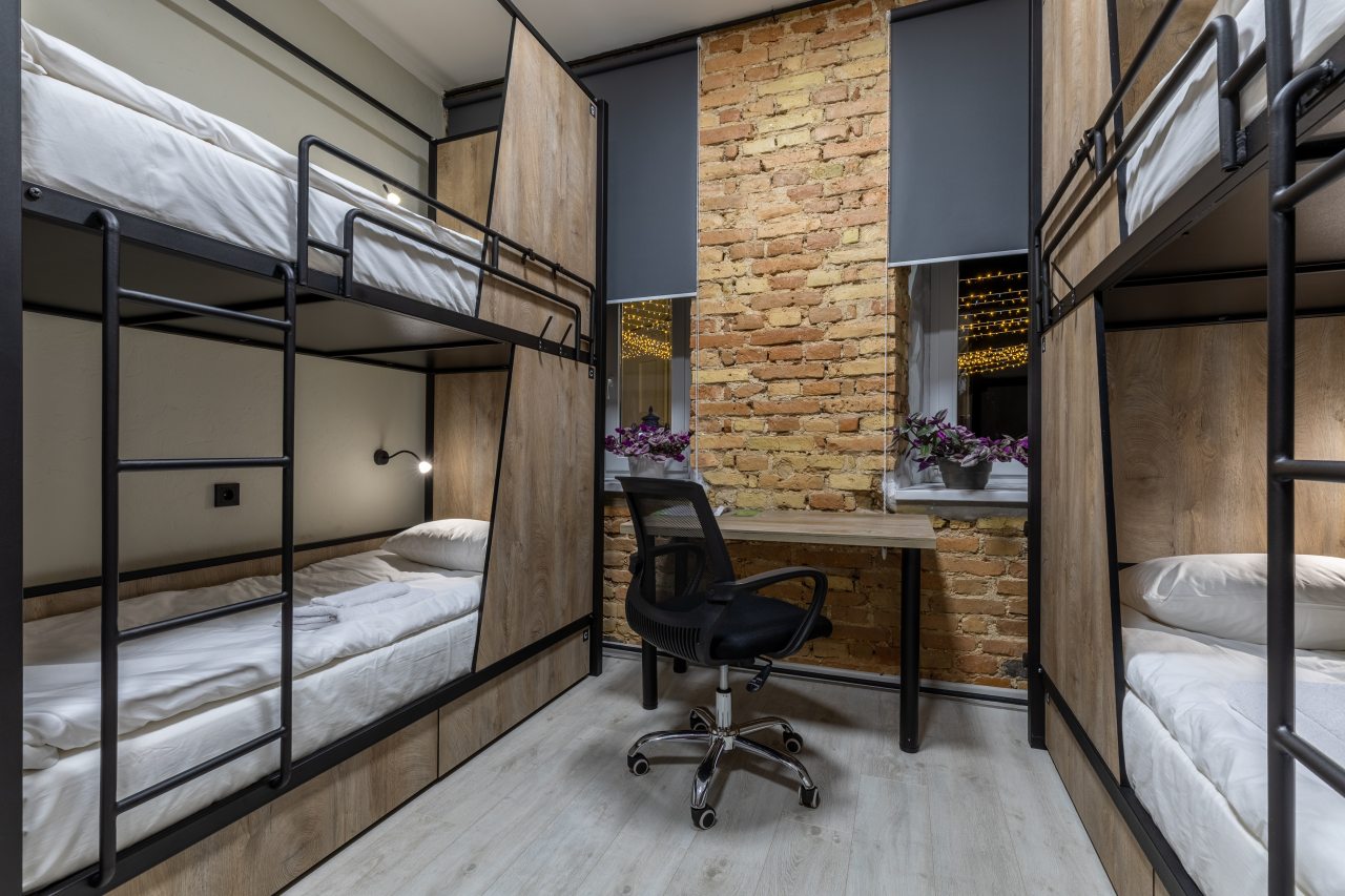 Восьмиместный Мужской (Место в номере с подселением для мужчин 1 этаж), Хостел City