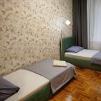 Тринадцатиместный (Центр парк 14 мест Велинградская 30), Апартаменты На Велинградской 30