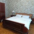 Тринадцатиместный (Центр парк 14 мест Велинградская 30), Апартаменты На Велинградской 30