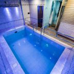 Коттедж (Коттедж рядом с аэропортом), Коттедж Рядом с аэропортом