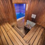 Коттедж (Коттедж рядом с аэропортом), Коттедж Рядом с аэропортом