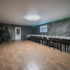 Разрешено проведение мероприятий, Коттедж Рядом с аэропортом