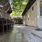 Своя ухоженная территория, Гостевой дом Иверия