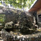 Своя ухоженная территория, Гостевой дом Иверия