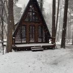 Площадка перед домиком.