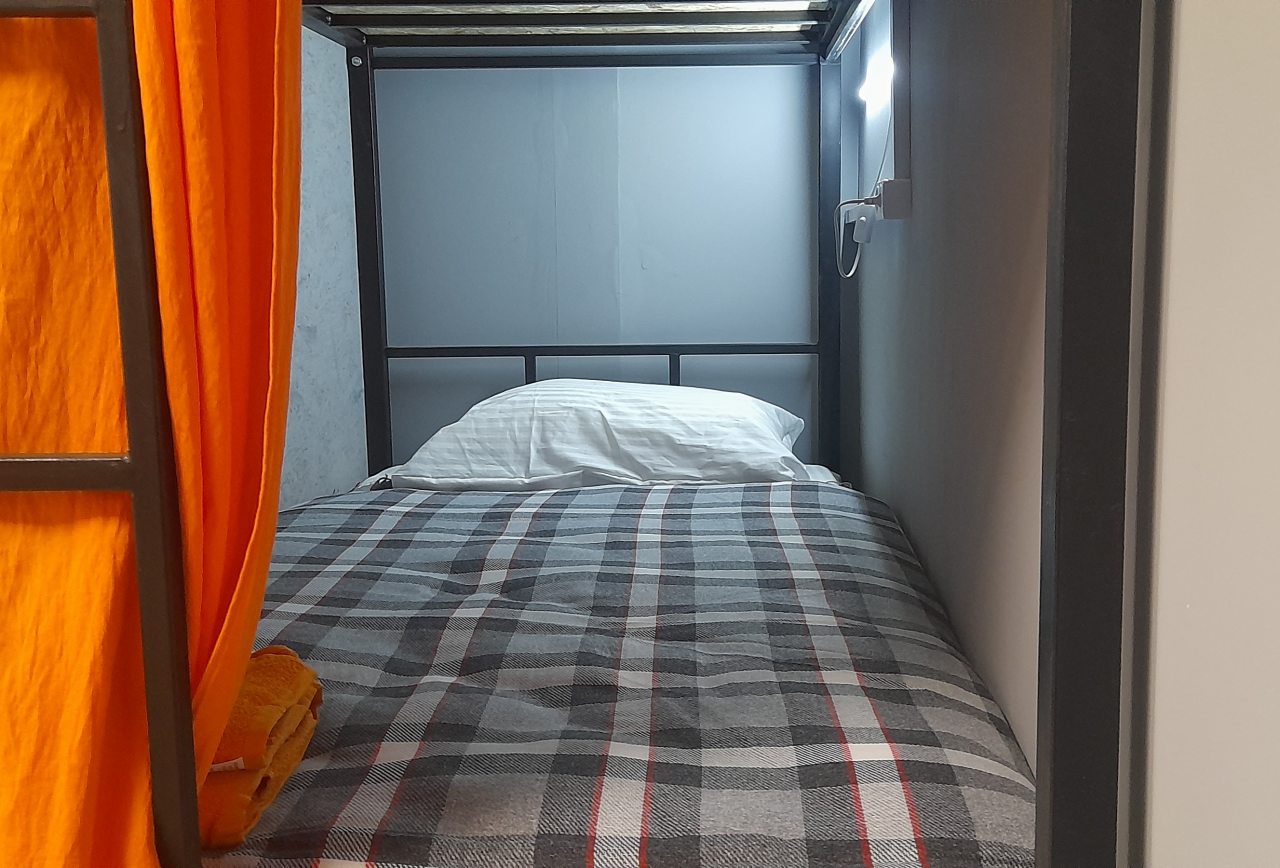 Шестиместный Мужской (Комната №1 на 6 Гостей Койко-место 1 Ярус), MiniДом Уютный Хостел