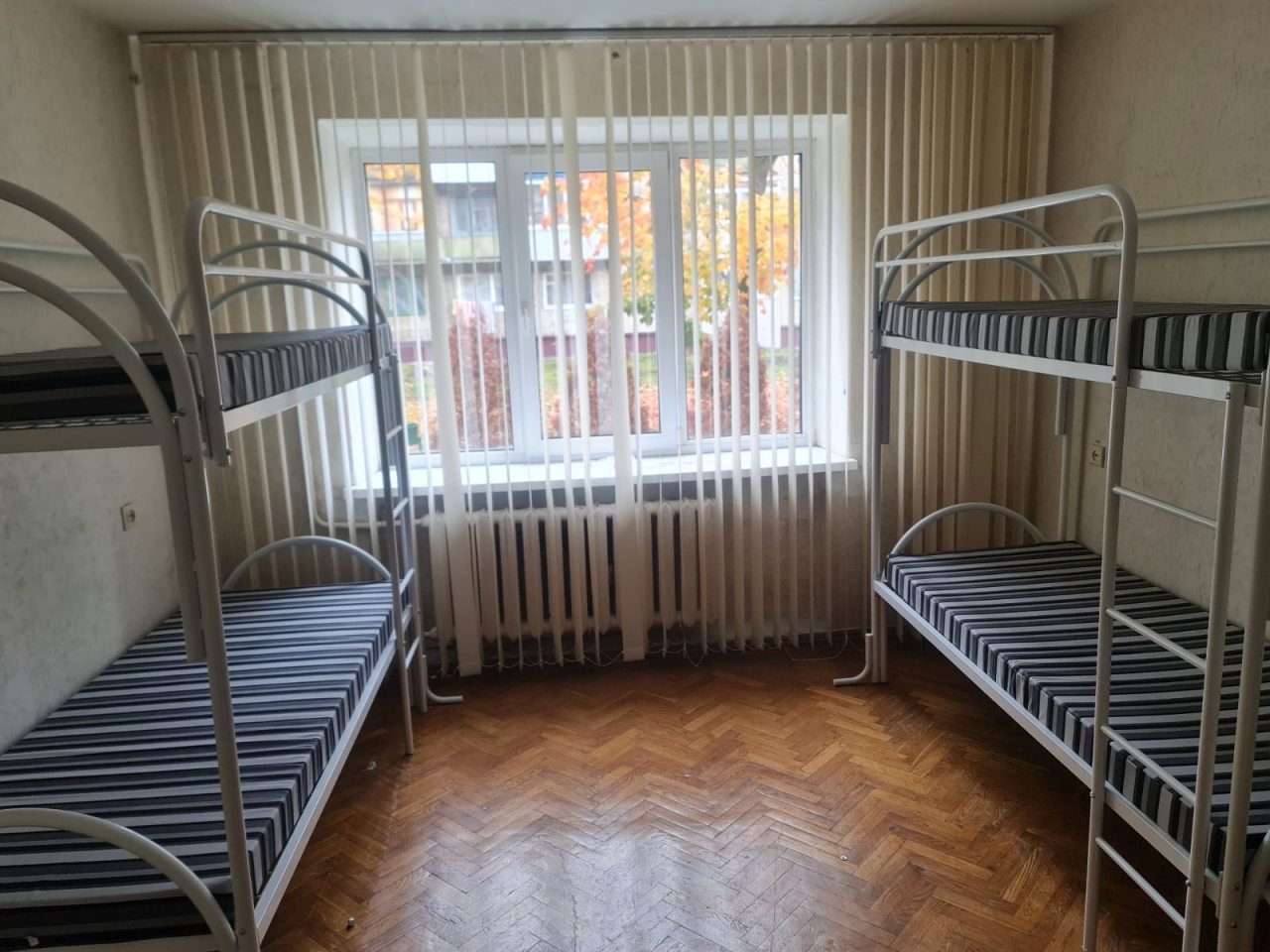 Двенадцатиместный (Одно койко-место в хостельном номере квартирного типа с кухней), Хостел Для сотрудников ГосТел