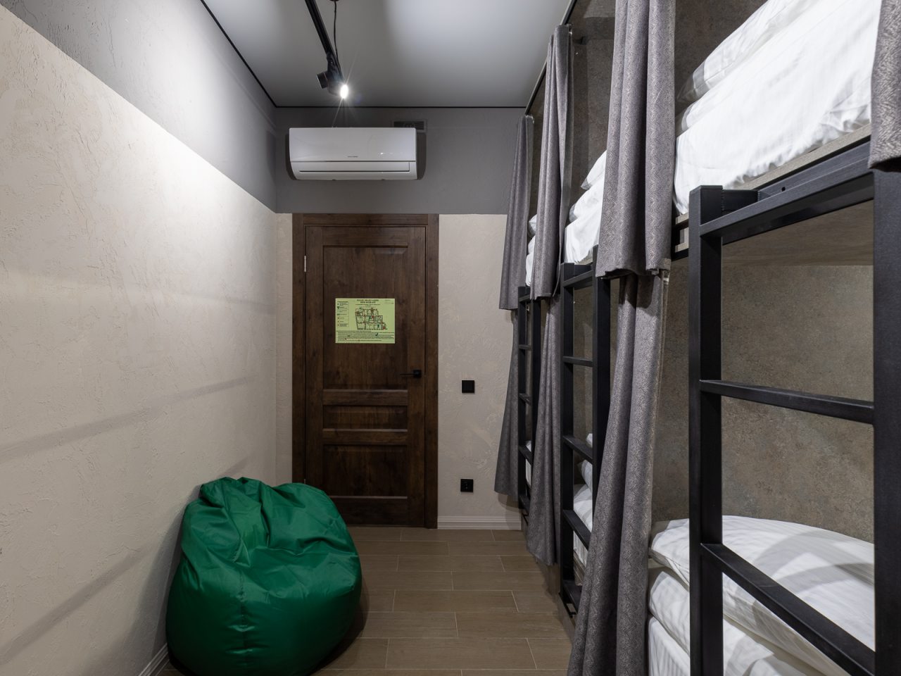 Восьмиместный (Комната №1 8 мест), Хостел У Кремля №1