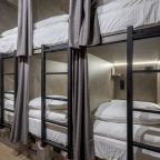 У каждой капсулы индивидуальный шкафчик