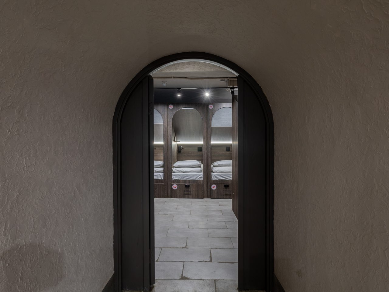 Каждая комната индивидуально запирается