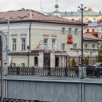 Парковка располагается во дворе