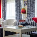 Дом (Дом у пруда), Гостевой дом Рыбак с семьей