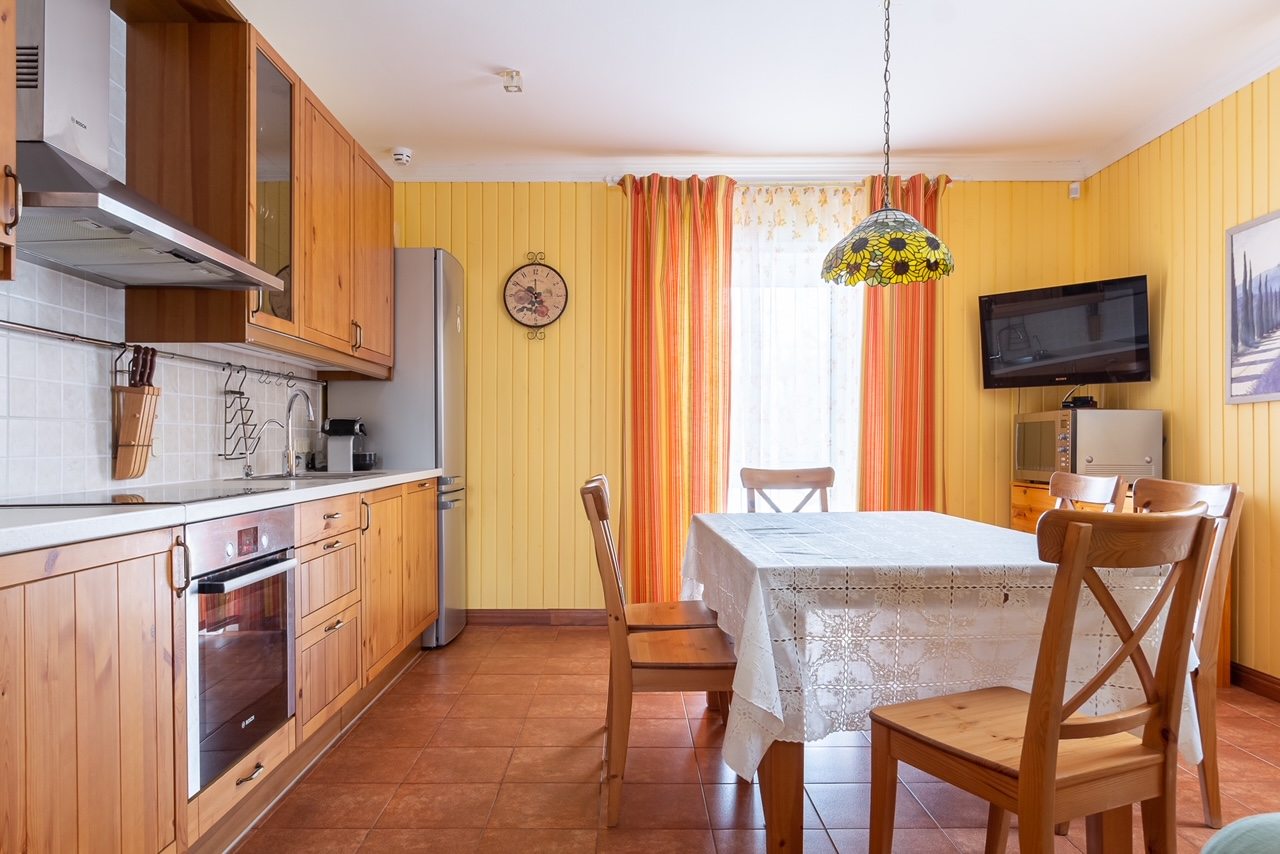 Дом (Гостевой), Гостевой дом Рыбак с семьей