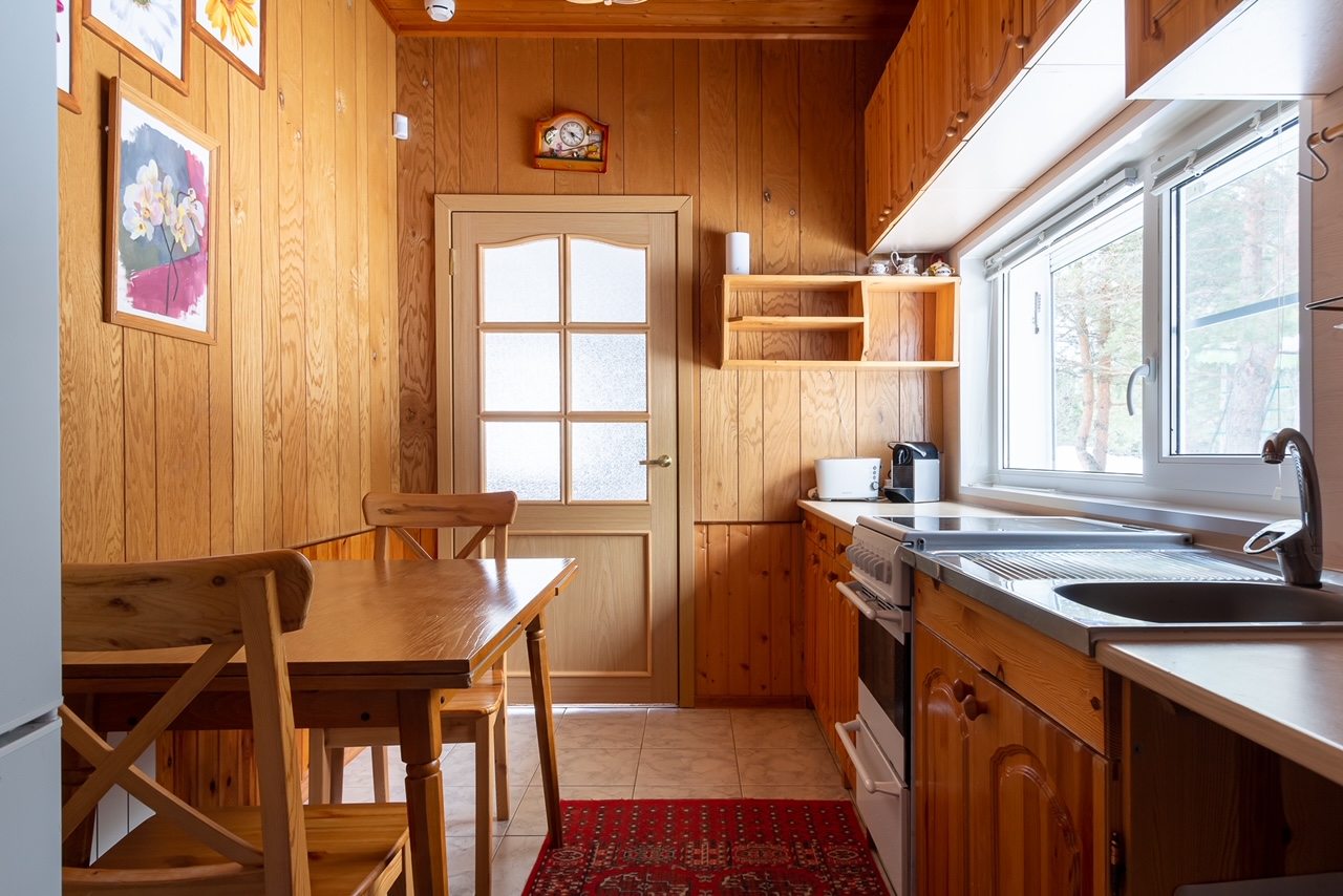 Дом (Дом на берегу реки), Гостевой дом Рыбак с семьей