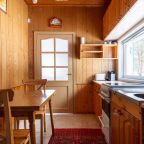 Дом (Дом на берегу реки), Гостевой дом Рыбак с семьей