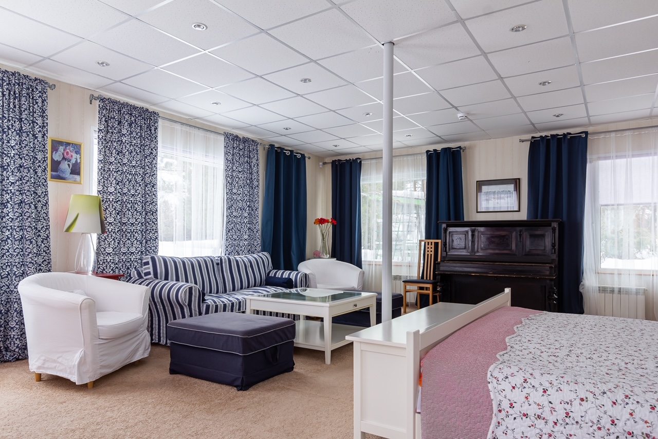 Дом (Дом на берегу реки), Гостевой дом Рыбак с семьей