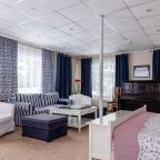 Дом (Дом на берегу реки), Гостевой дом Рыбак с семьей