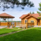 Стеклянная беседка, Гостевой дом Рыбак с семьей