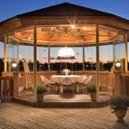 Стеклянная беседка, Гостевой дом Рыбак с семьей