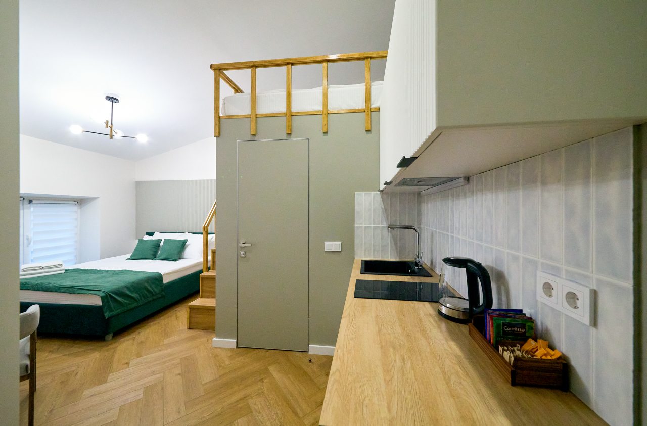 Апартаменты (C антресольным этажом, кухней и санузлом), Апарт-отель Суворовский