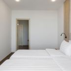 Люкс (Люкс с балконом), AZIMUT Парк Отель Виноградная Сочи