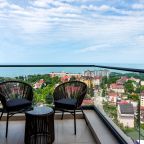 Двухместный (Бизнес с балконом и видом на море), AZIMUT Парк Отель Виноградная Сочи