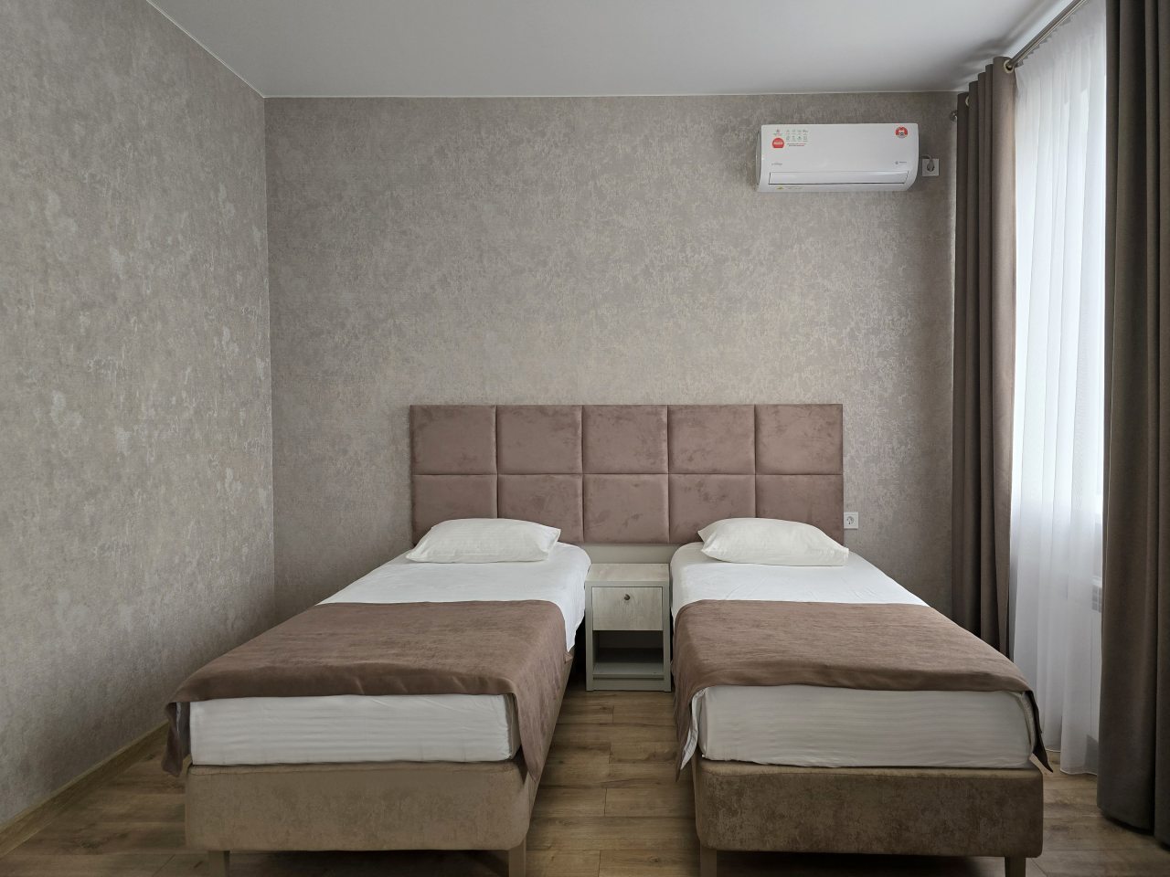 Номер (Комфорт с 2 кроватями), Отель Оазис