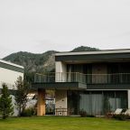 Грушевый цвет — новый отель в тишине гор Алтая.