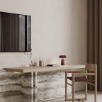 Двухэтажный дом на первой береговой линии.