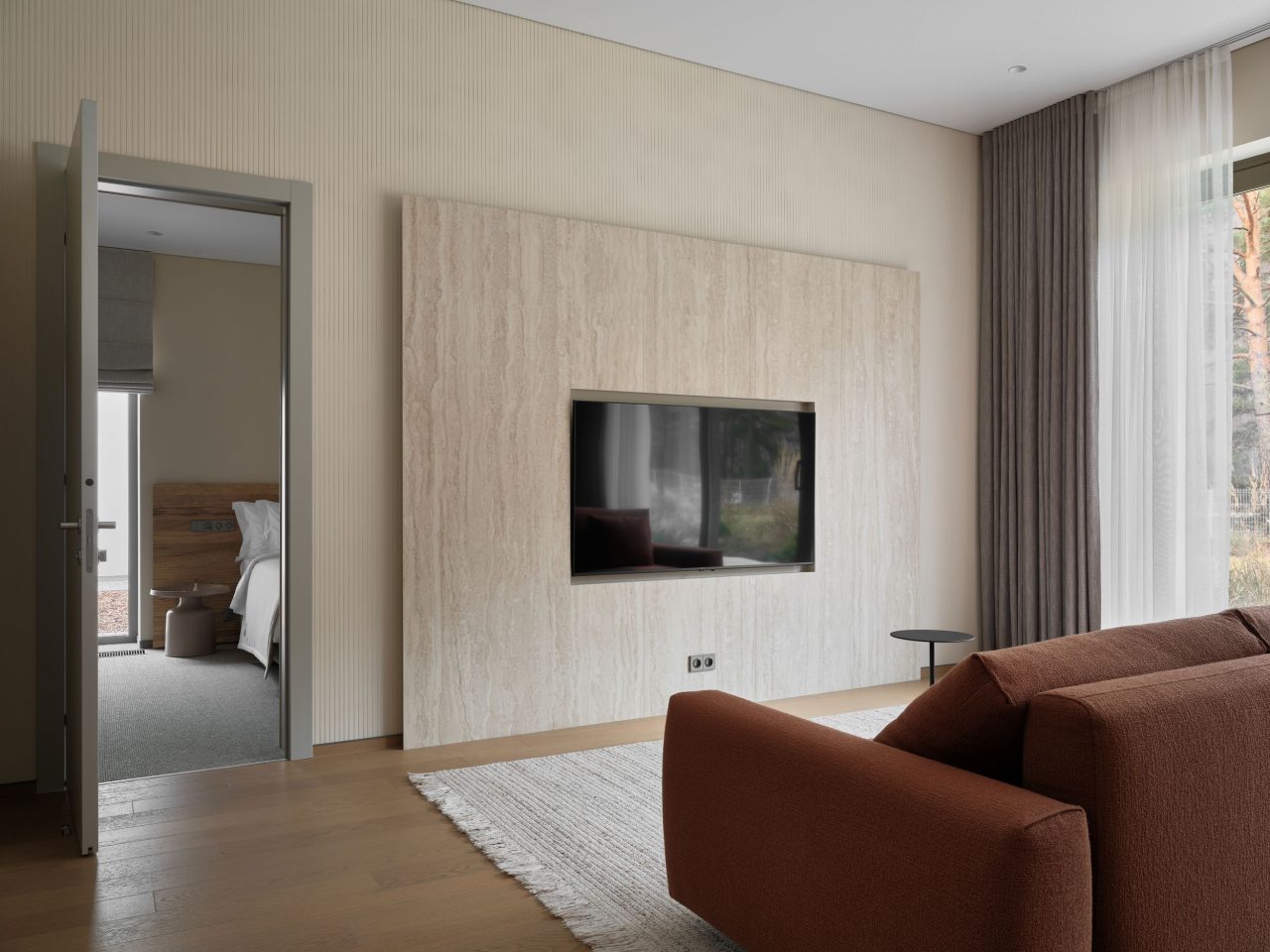 Одноэтажный дом на первой береговой линии.