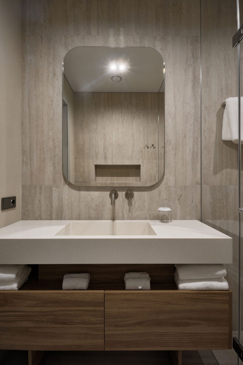 Одноэтажный дом на первой береговой линии.