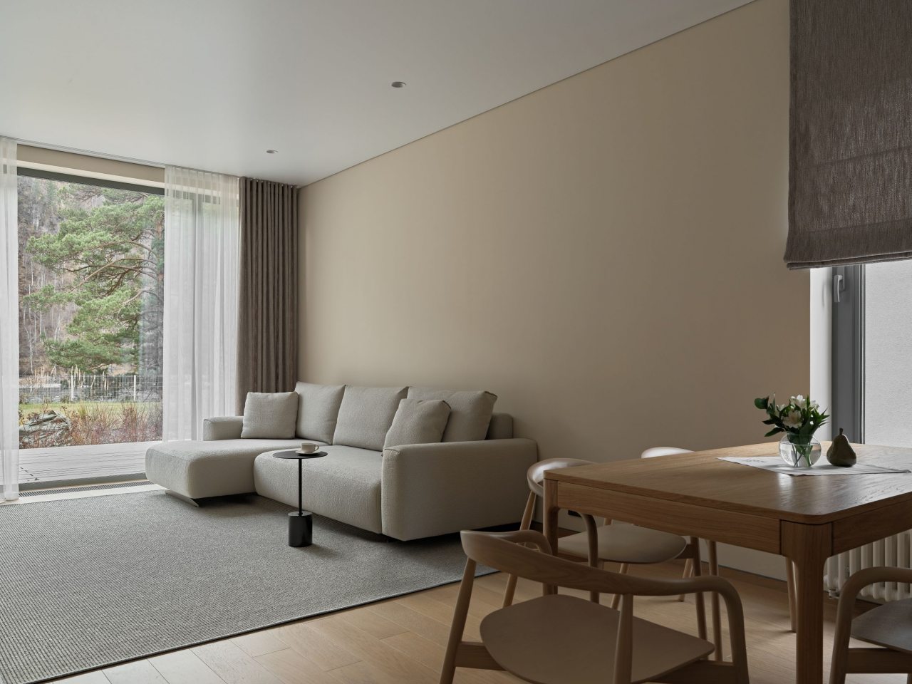 Уютная кухня-гостиная и две спальни.