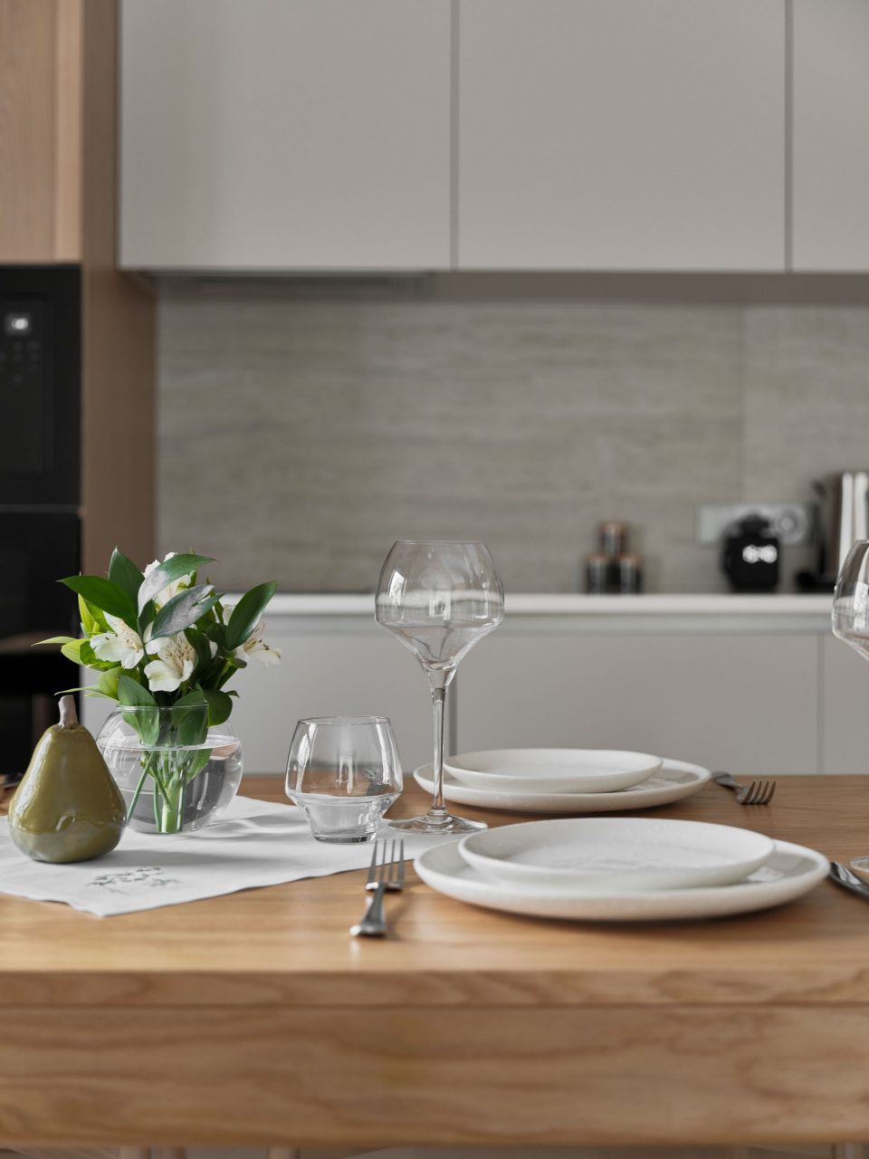 Уютная кухня-гостиная и две спальни.