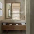 Двухэтажный дом на первой береговой линии.