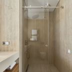 Двухэтажный дом на первой береговой линии.