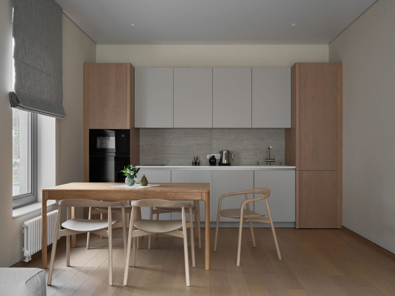 Уютная кухня-гостиная и три спальни.