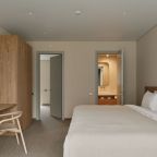 Просторная кухня-гостиная и две спальни.