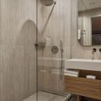 Двухэтажный дом на второй береговой линии.