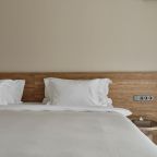 Просторная кухня-гостиная и три спальни.