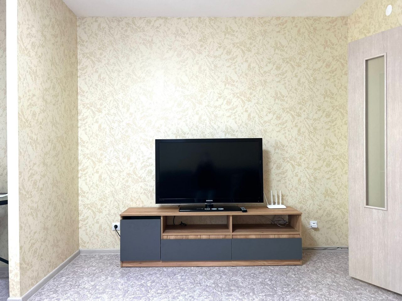 Квартира (Возле ТК на Свободном), Апартаменты Возле ТК на Свободном