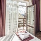 Трёхместный и более (Трёхместный комфорт с видом на море), Арт Шале