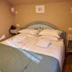 Трёхместный и более (Комфорт Мансарда DBL), Отель Усадьба Егорова