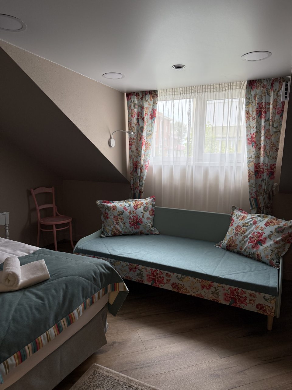 Трёхместный и более (Комфорт Мансарда DBL/TWIN), Отель Усадьба Егорова